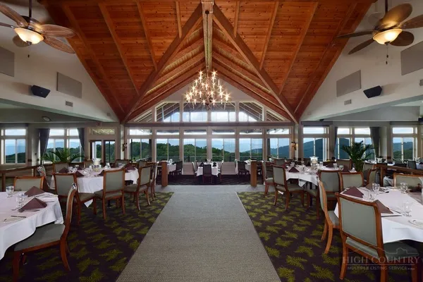 $629,900 | 517 Pine Ridge Road, Beech Mountain, NC 28604