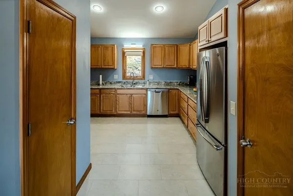 $629,900 | 517 Pine Ridge Road, Beech Mountain, NC 28604