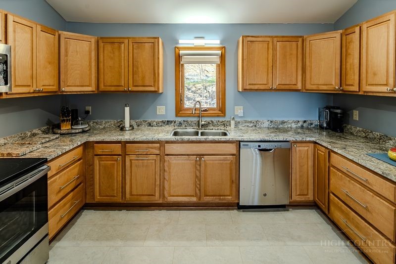 517 Pine Ridge Road Beech Mountain, NC 28604 - Photo 10 of 44