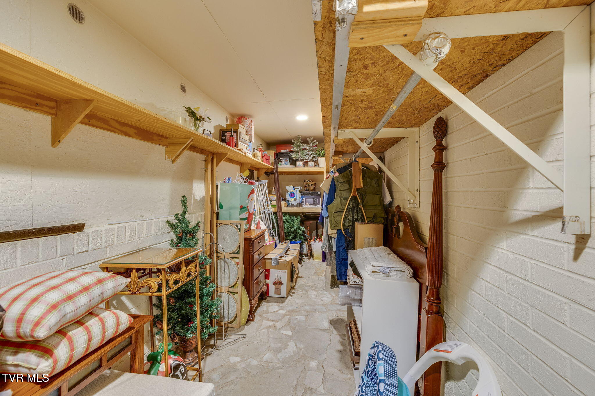 1320 Silver Grove Road Bluff City, TN 37618 - Photo 44 of 61 043