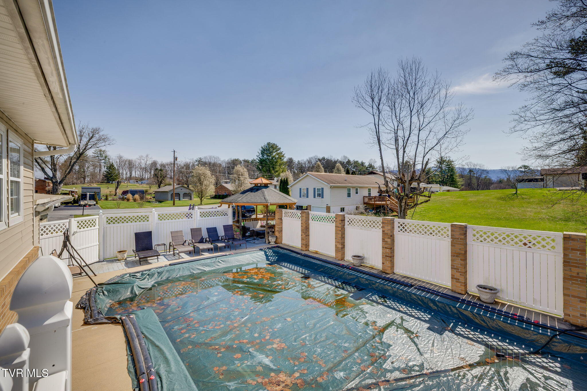 1320 Silver Grove Road Bluff City, TN 37618 - Photo 46 of 61 045