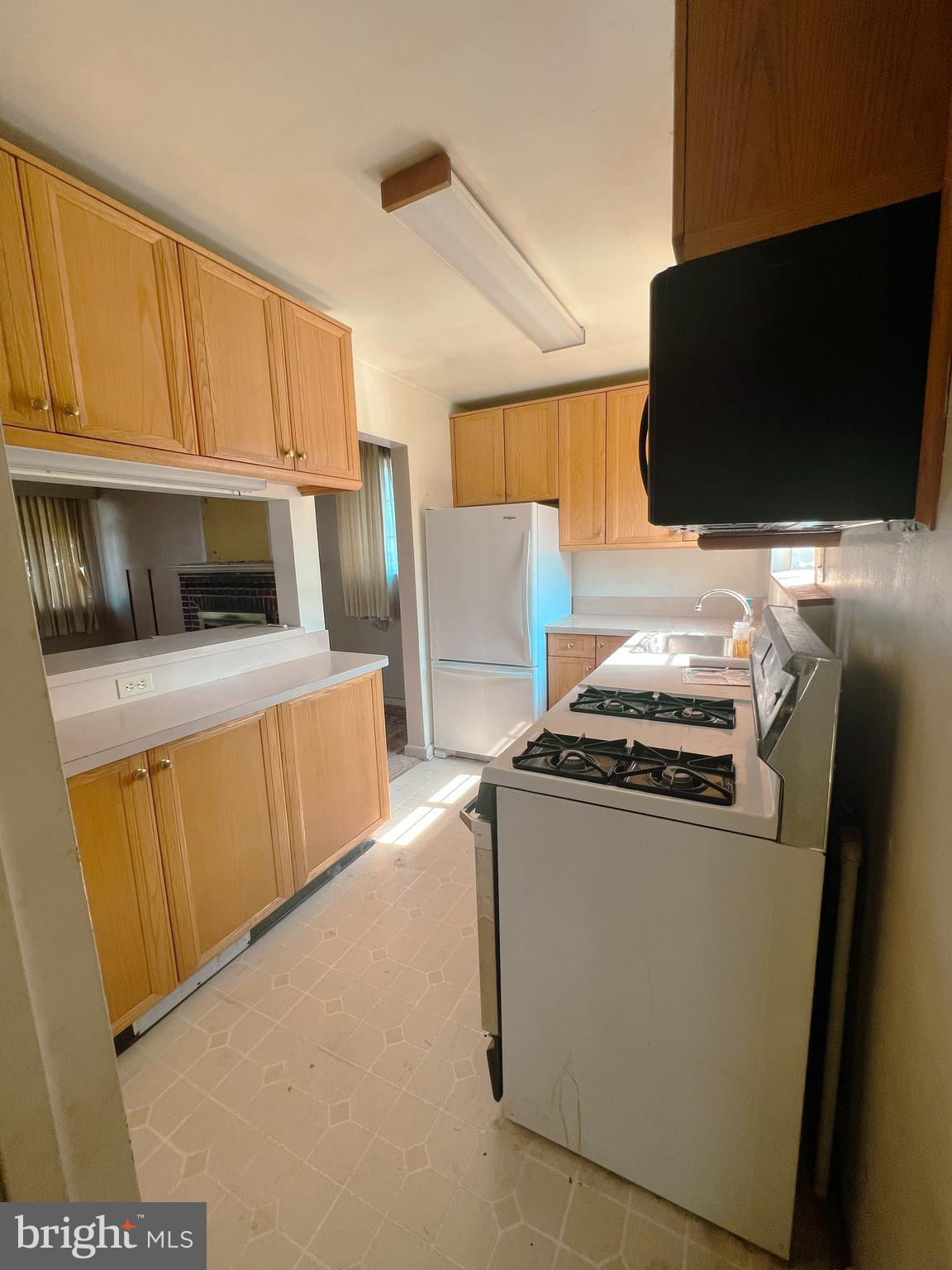 8105 Riggs Road Hyattsville, MD 20783 - Photo 7 of 15 Kitchen