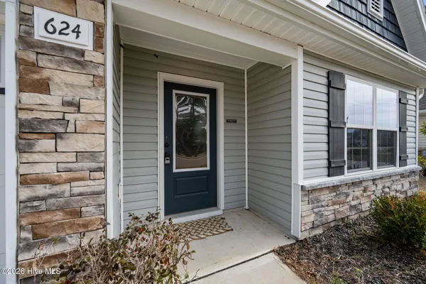 $2,450 | 624 Aurora Place, Hampstead, NC 28443