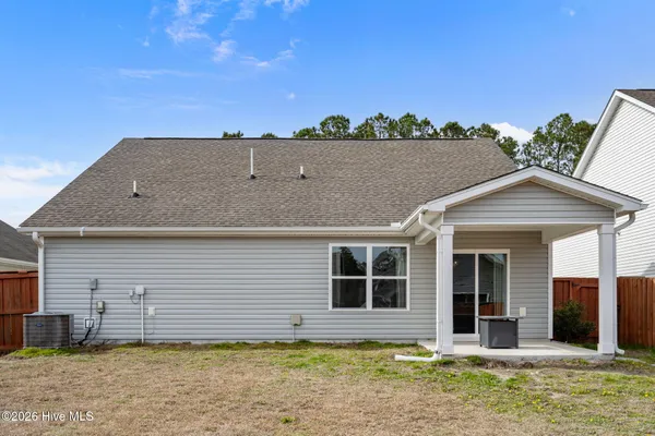 $2,450 | 624 Aurora Place, Hampstead, NC 28443