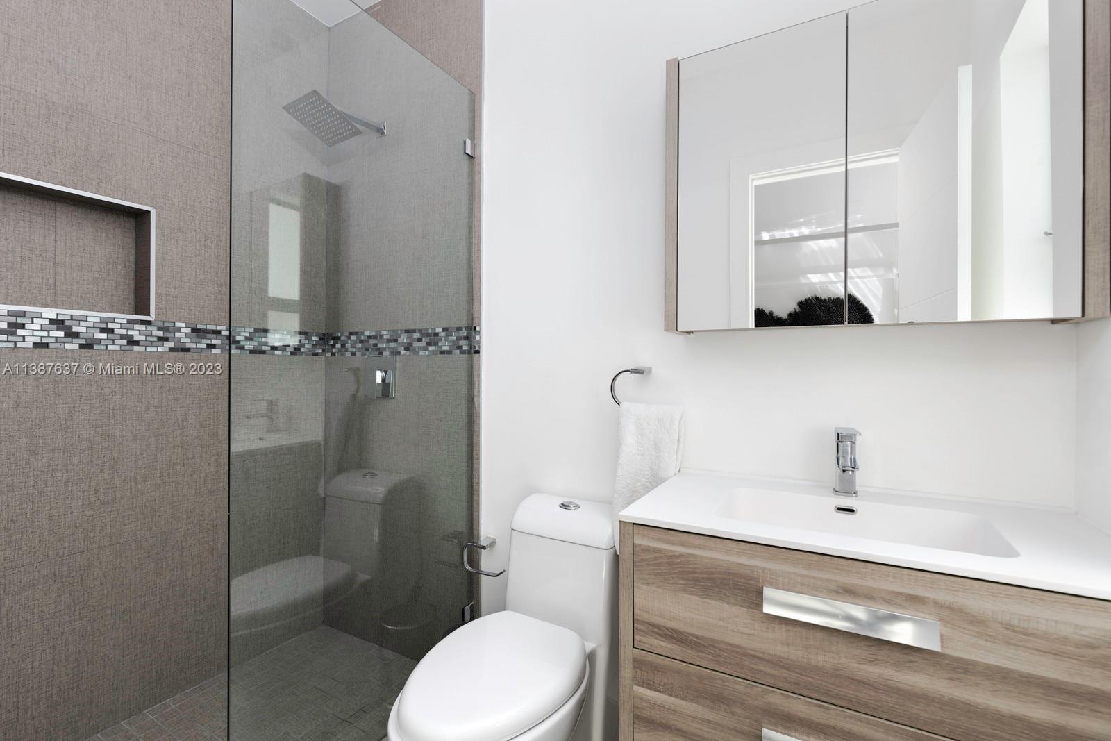 3020 Alton Road Miami Beach, FL 33140 - Photo 20 of 29