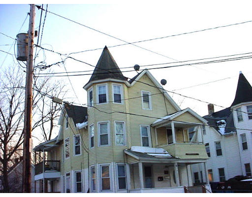 25 Grove Springfield Ma Springfield, MA 01119 - Photo 2 of 4 a front view of a building