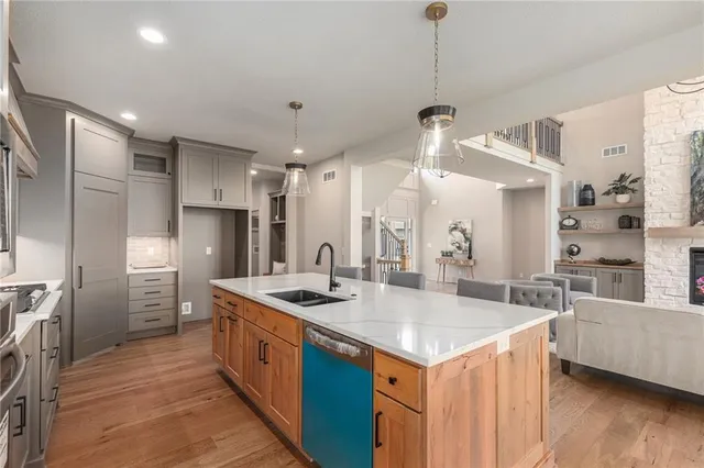 $789,900 | 2314 Southwest Serena Place, Lee's Summit, MO 64082