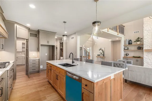 $789,900 | 2314 Southwest Serena Place, Lee's Summit, MO 64082