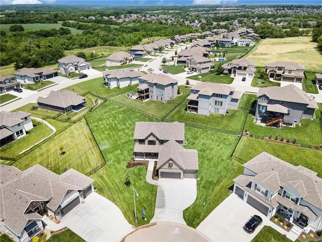 $789,900 | 2314 Southwest Serena Place, Lee's Summit, MO 64082