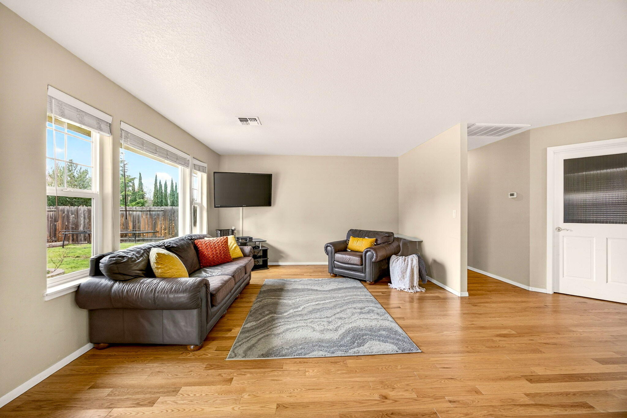1708 Leonard Road Grants Pass, OR 97527 - Photo 9 of 46 Great Room