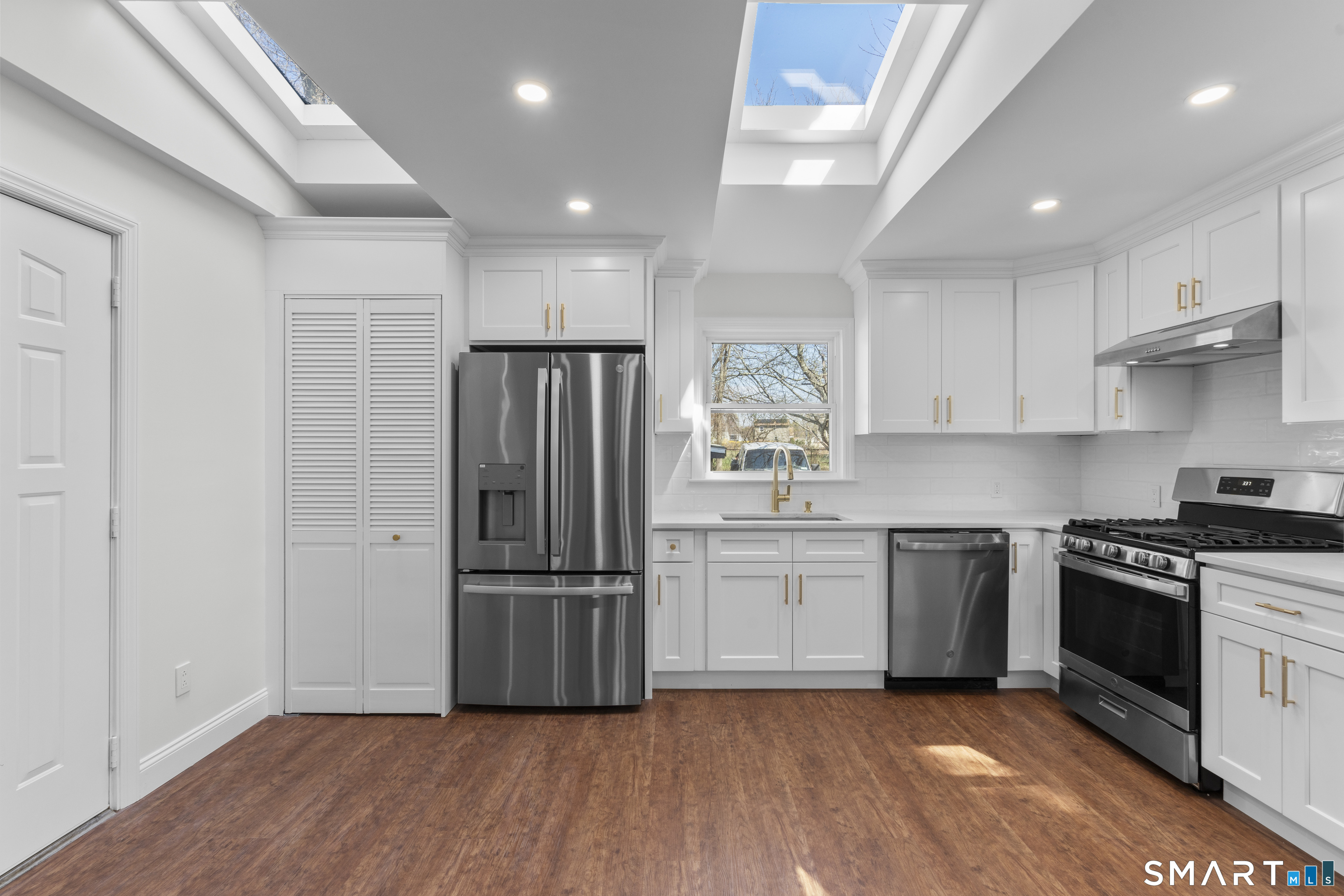 152 Stonybrook Road Stratford, CT 06614 - Photo 13 of 37