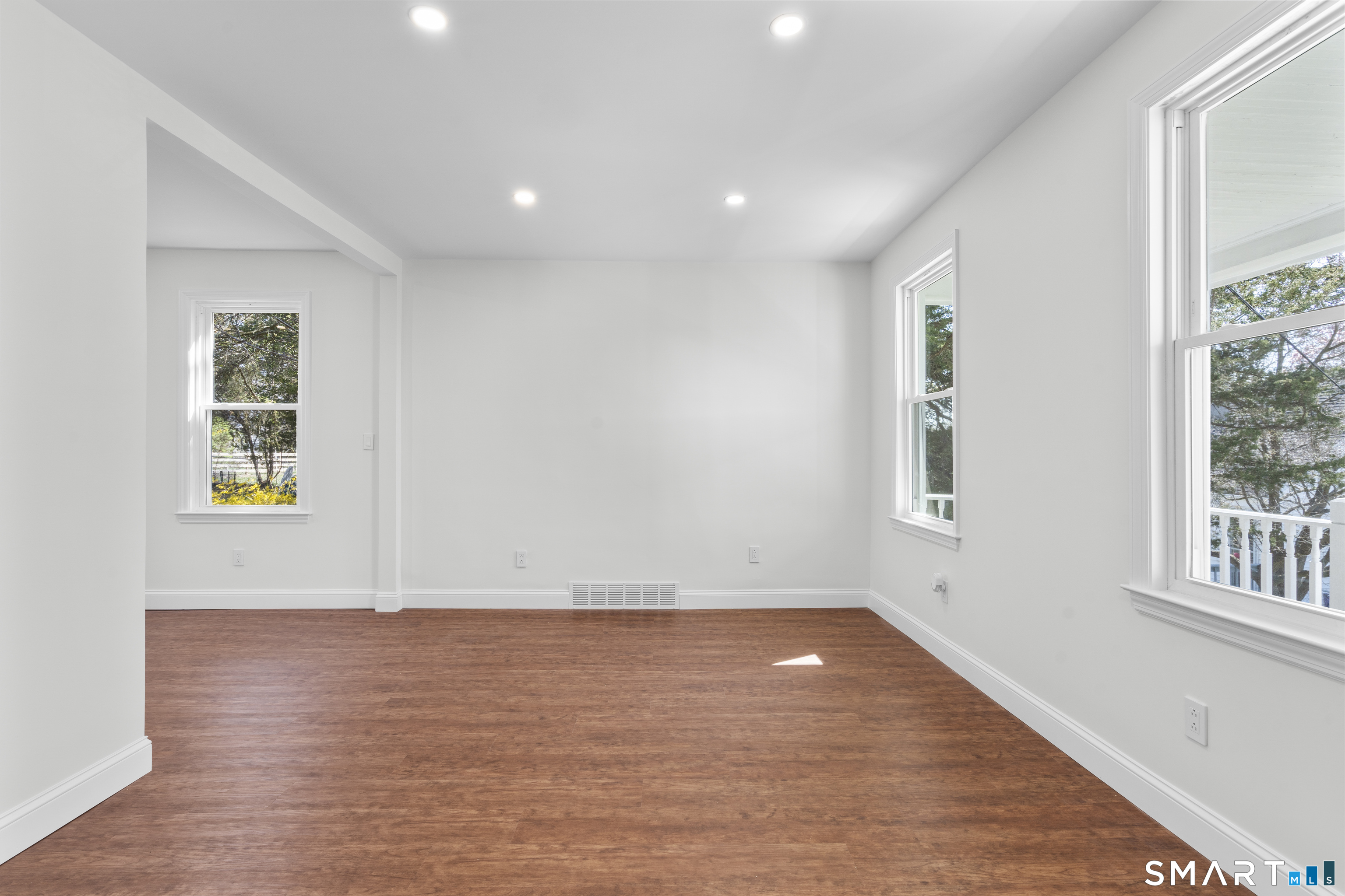 152 Stonybrook Road Stratford, CT 06614 - Photo 8 of 37