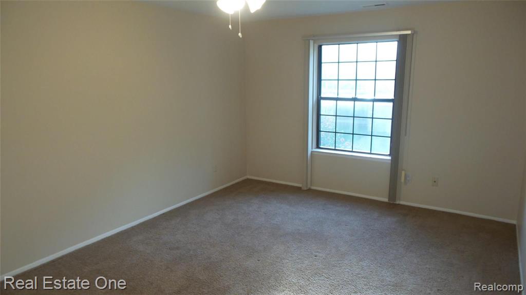 29535 Pine Ridge Circle, Unit 10 Farmington, MI 48331 - Photo 15 of 43