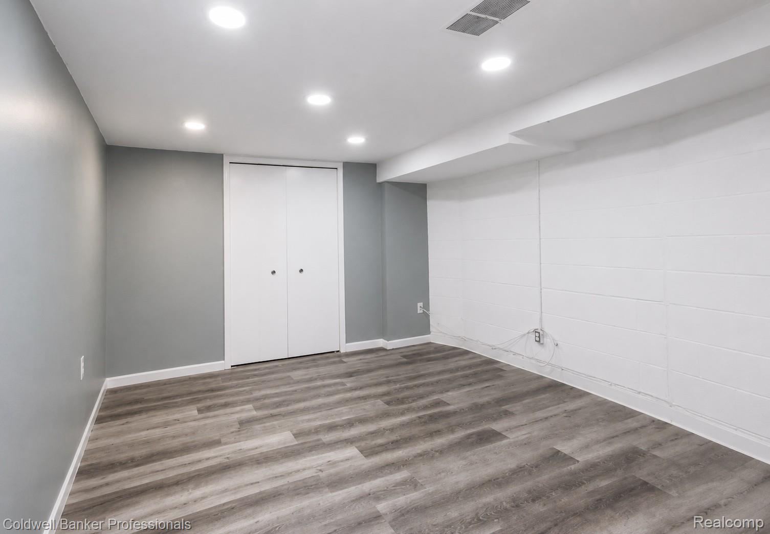 1168 Vernier Road Grosse Pointe, MI 48236 - Photo 31 of 37 Basement Living Room Pic 3.jpeg