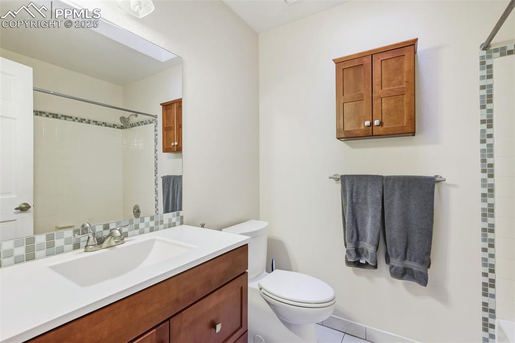 2555 Ramsgate Terrace Colorado Springs, CO 80919 - Photo 16 of 38 Hall bath upstairs