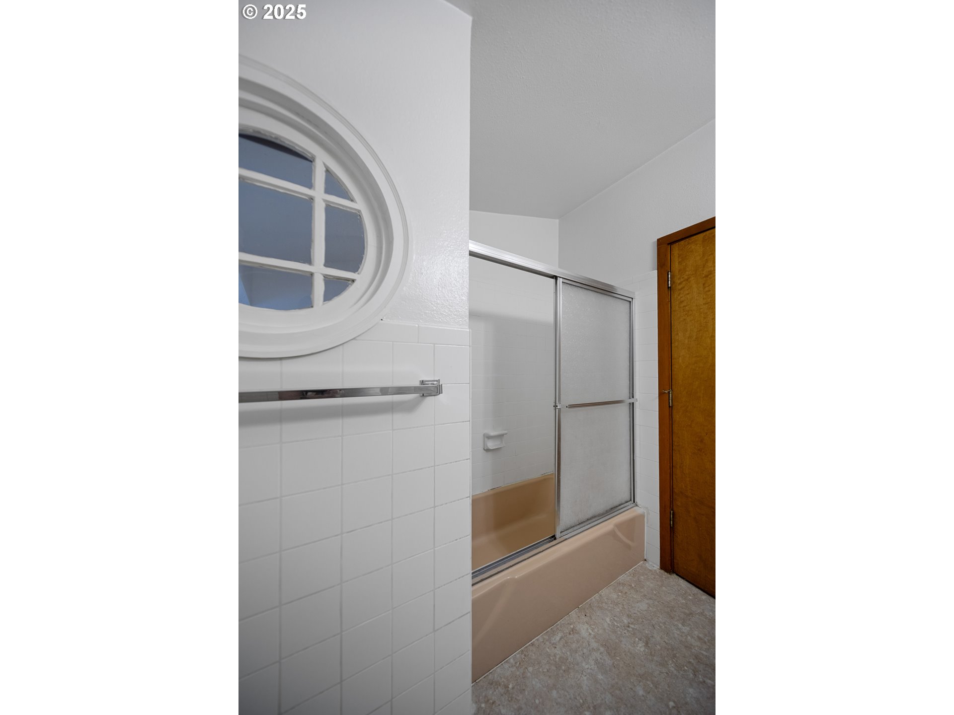 604 Thorton Oar Lane Reedsport, OR 97467 - Photo 33 of 47 a picture of a bathroom with a sink