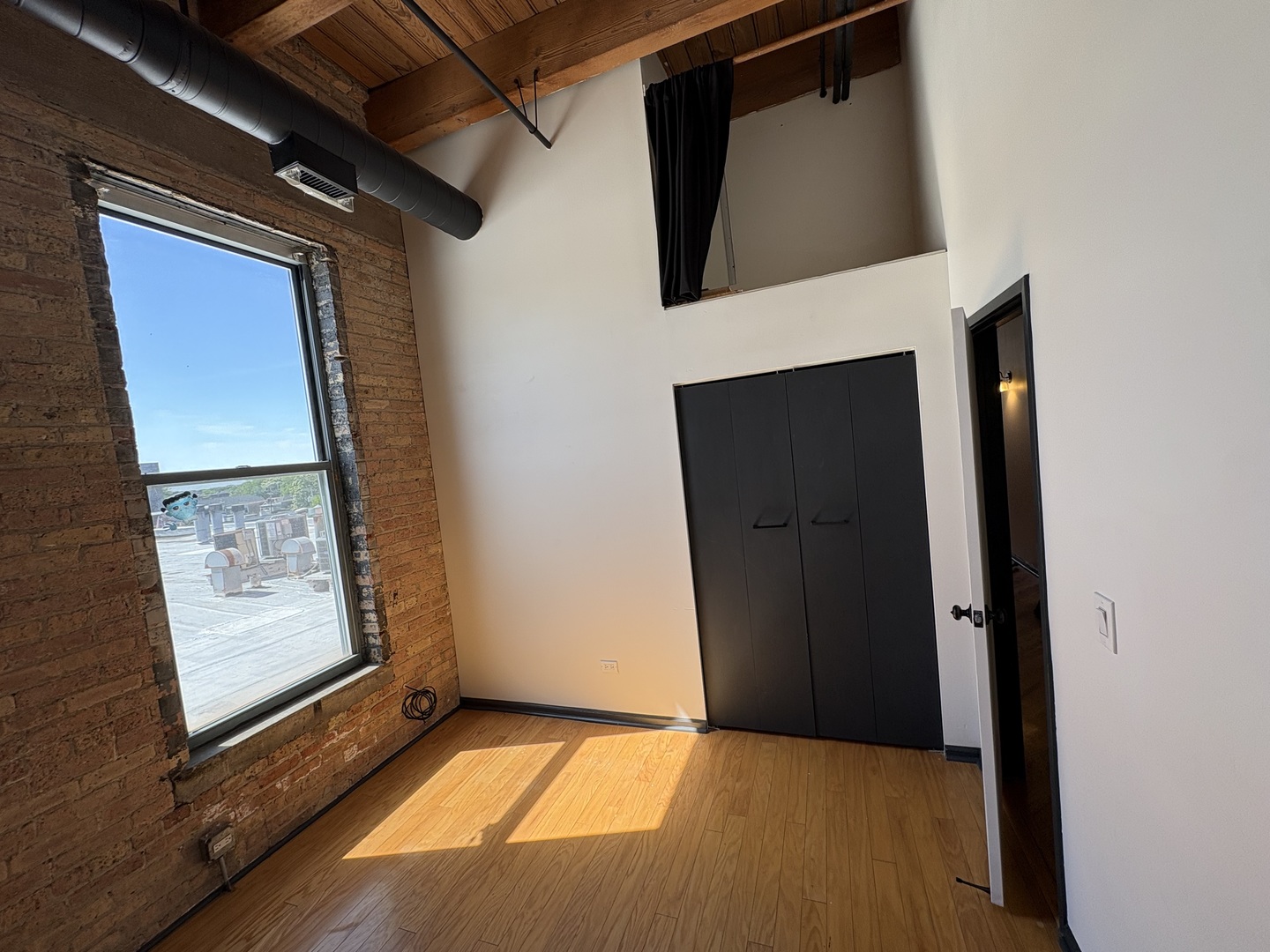 1733 West Irving Park Road, Unit 412 Chicago, IL 60613 - Photo 13 of 20