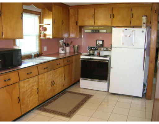 26 Mallowhill Road Springfield, MA 01129 - Photo 8 of 16