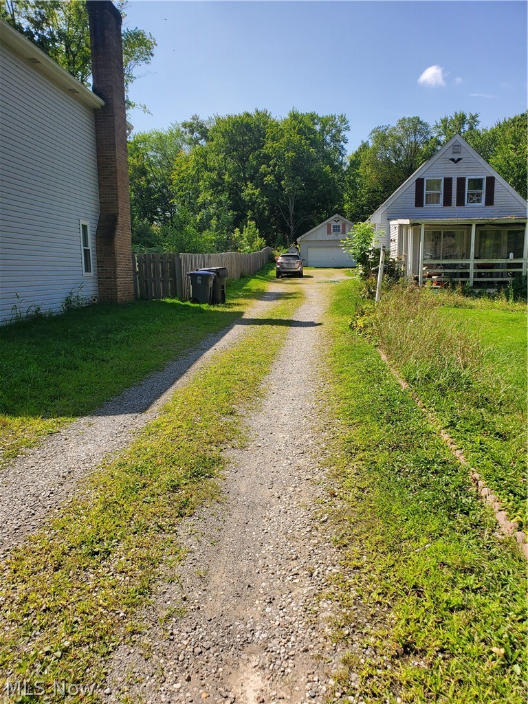 32700 Pettibone Road Solon, OH 44139 - Photo 7 of 34