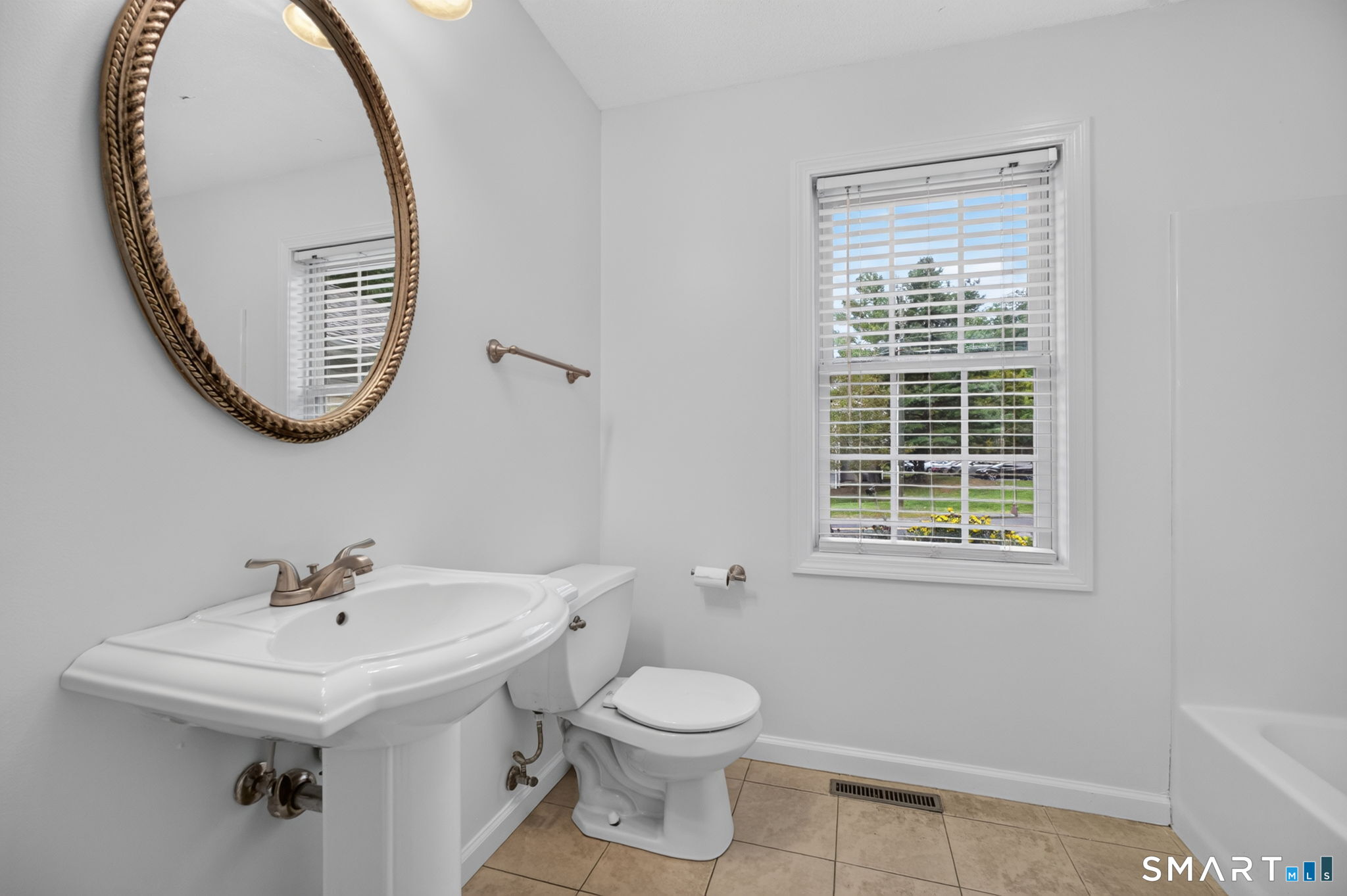 1137 Ridgewood Road Middletown, CT 06457 - Photo 27 of 37 Gallery Image 27