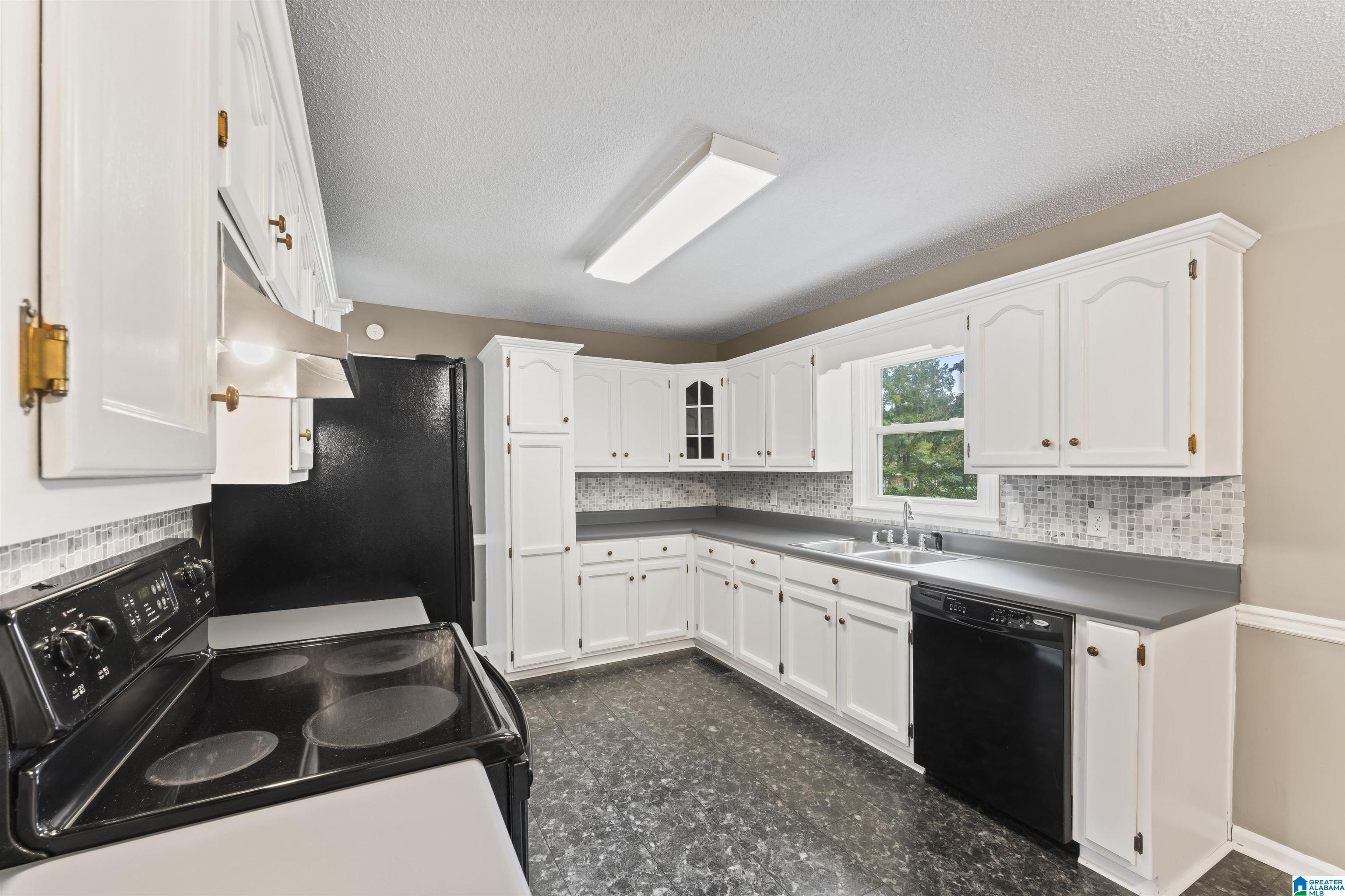 5705 Finch Road Pinson, AL 35126 - Photo 16 of 39
