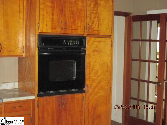 208 Academy Street Clinton, SC 29325 - Photo 8 of 15 Gallery Image 8