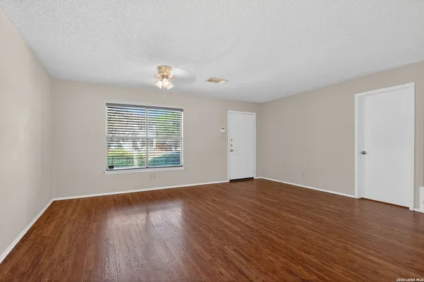 $189,950 | 6882 Canary Meadow Drive, Converse, TX 78109