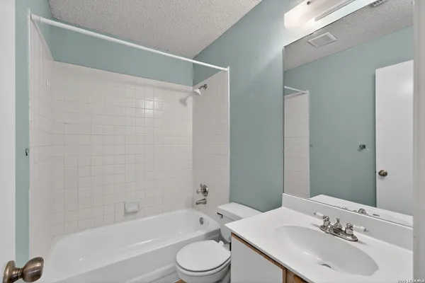 $189,950 | 6882 Canary Meadow Drive, Converse, TX 78109