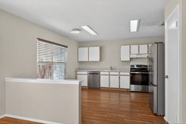 $189,950 | 6882 Canary Meadow Drive, Converse, TX 78109