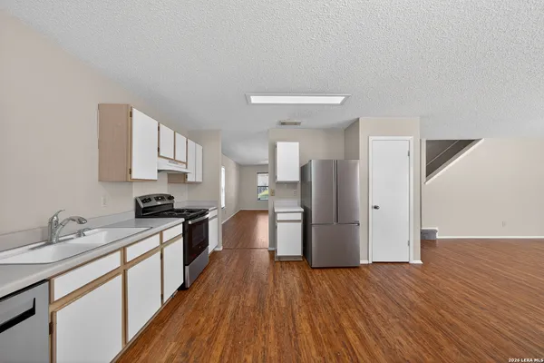 $189,950 | 6882 Canary Meadow Drive, Converse, TX 78109