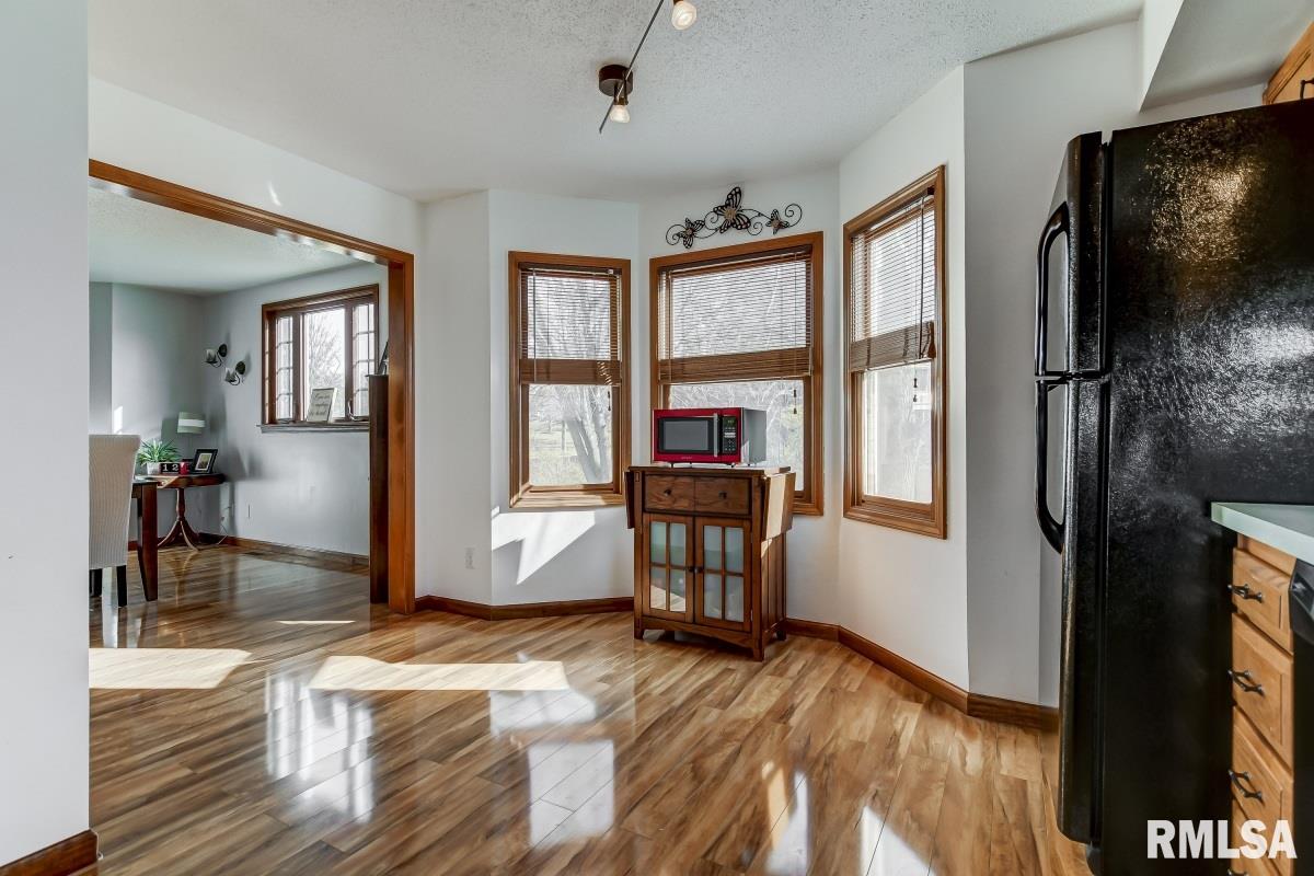 360 South Farmingdale Road New Berlin, IL 62670 - Photo 15 of 37