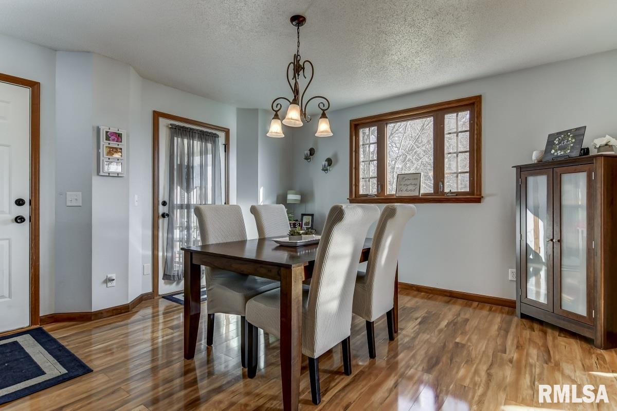 360 South Farmingdale Road New Berlin, IL 62670 - Photo 9 of 37