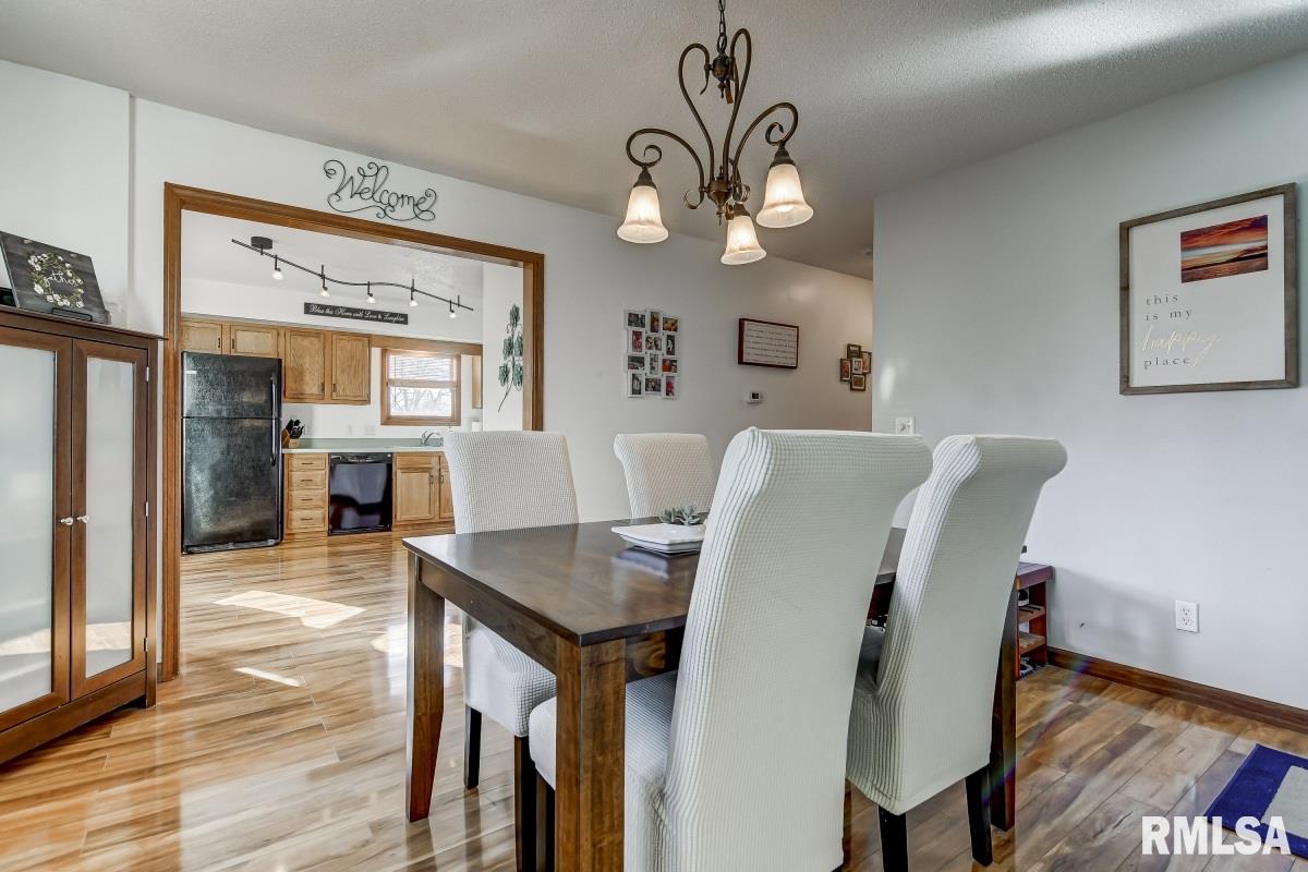 360 South Farmingdale Road New Berlin, IL 62670 - Photo 10 of 37