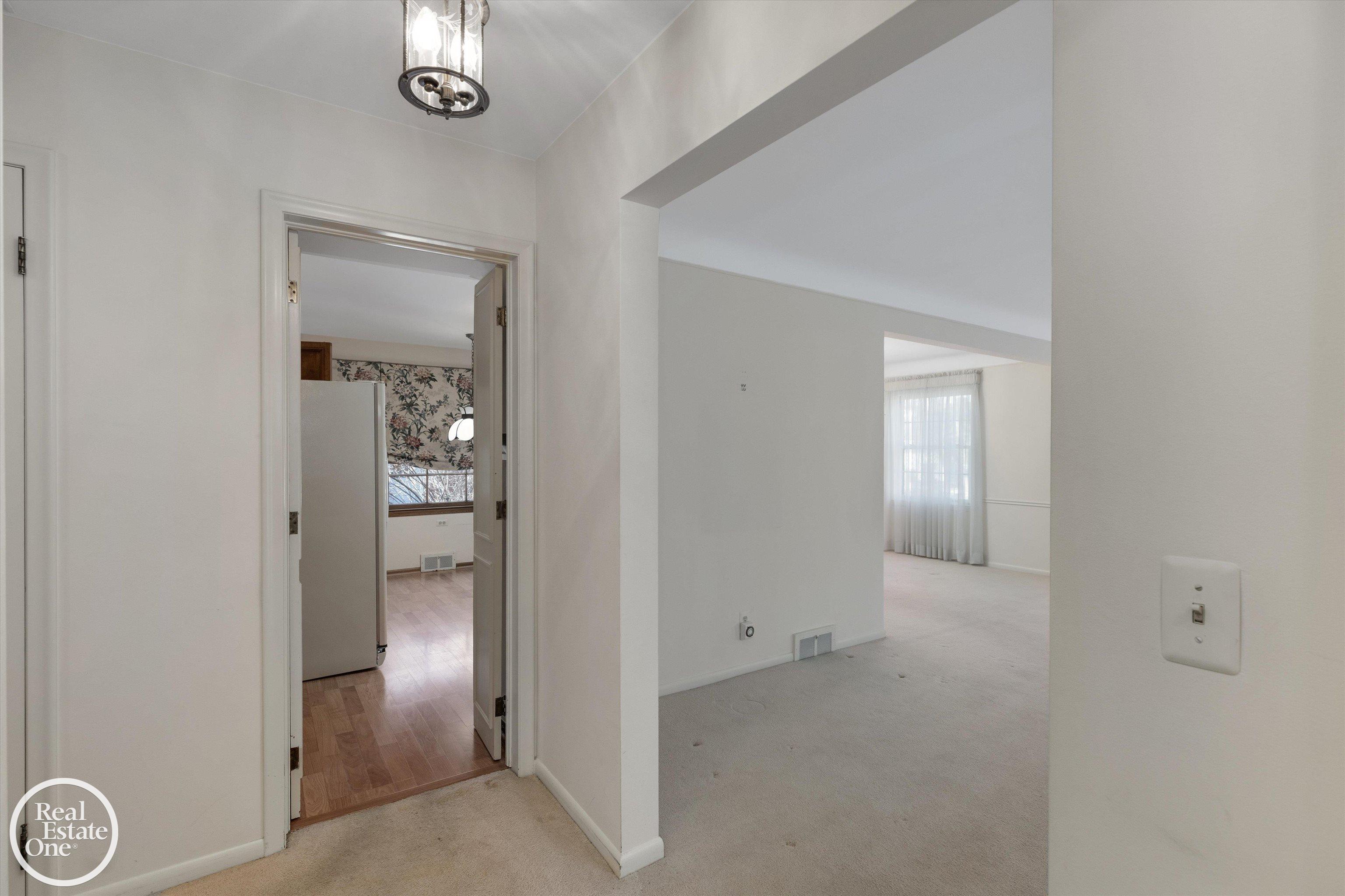 785 Barrington Road Grosse Pointe Park, MI 48215 - Photo 5 of 40