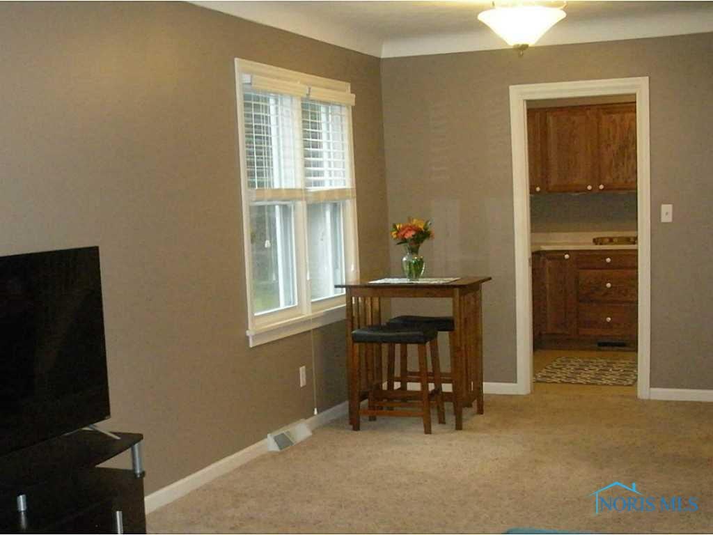 4323 Garrison Road Toledo, OH 43613 - Photo 3 of 18 Gallery Image 3
