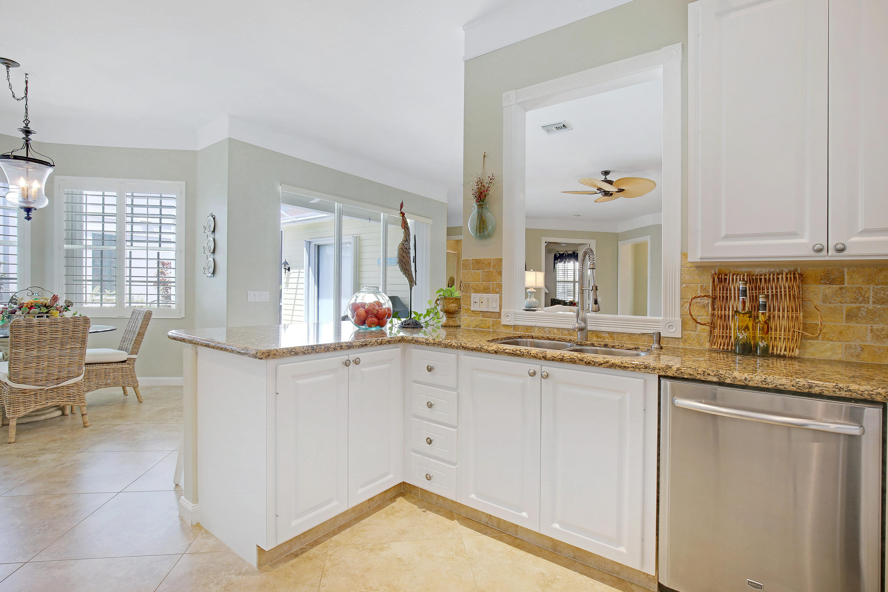 511 Sweet Bay Circle Jupiter, FL 33458 - Photo 8 of 22 Kitchen4