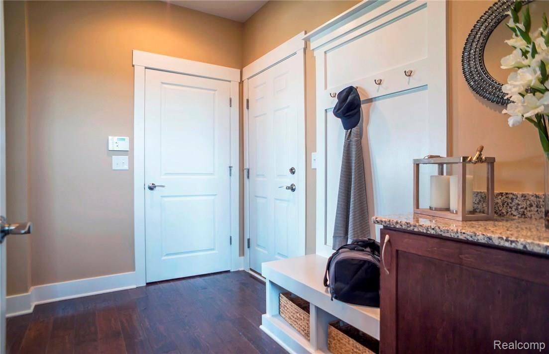 137 Crestview Drive Rochester, MI 48306 - Photo 10 of 16 Parkside - MI - Maple Valley - Interior (6).jpg