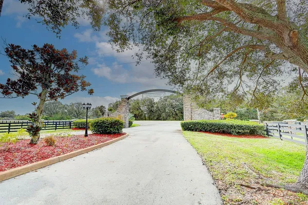 $350,000 | 2831 Southeast 67th Drive, Okeechobee, FL 34974