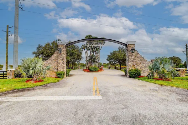 $350,000 | 2831 Southeast 67th Drive, Okeechobee, FL 34974