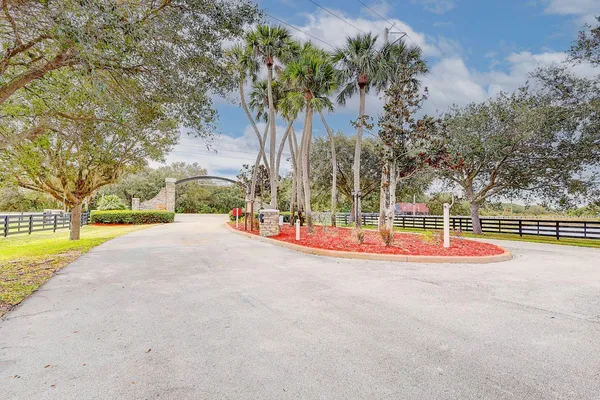 $350,000 | 2831 Southeast 67th Drive, Okeechobee, FL 34974