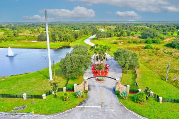 $350,000 | 2831 Southeast 67th Drive, Okeechobee, FL 34974