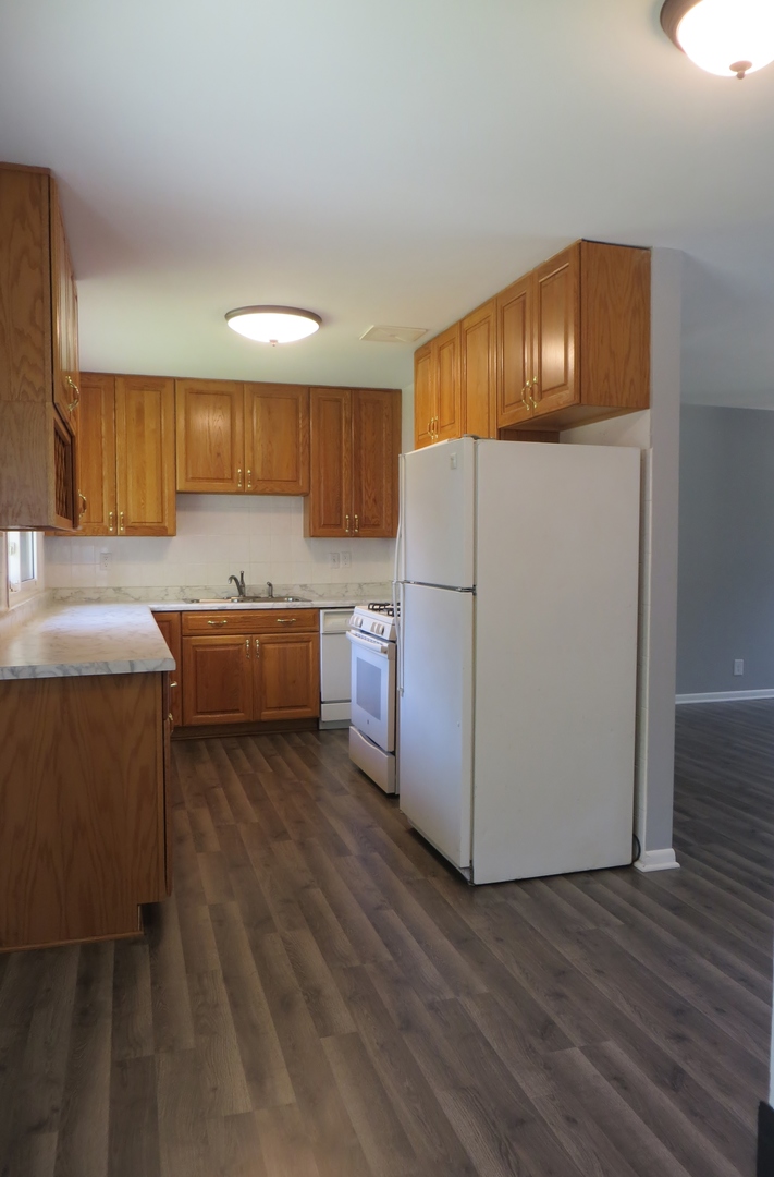 3 Hampton Road Montgomery, IL 60538 - Photo 8 of 13 Gallery Image 8