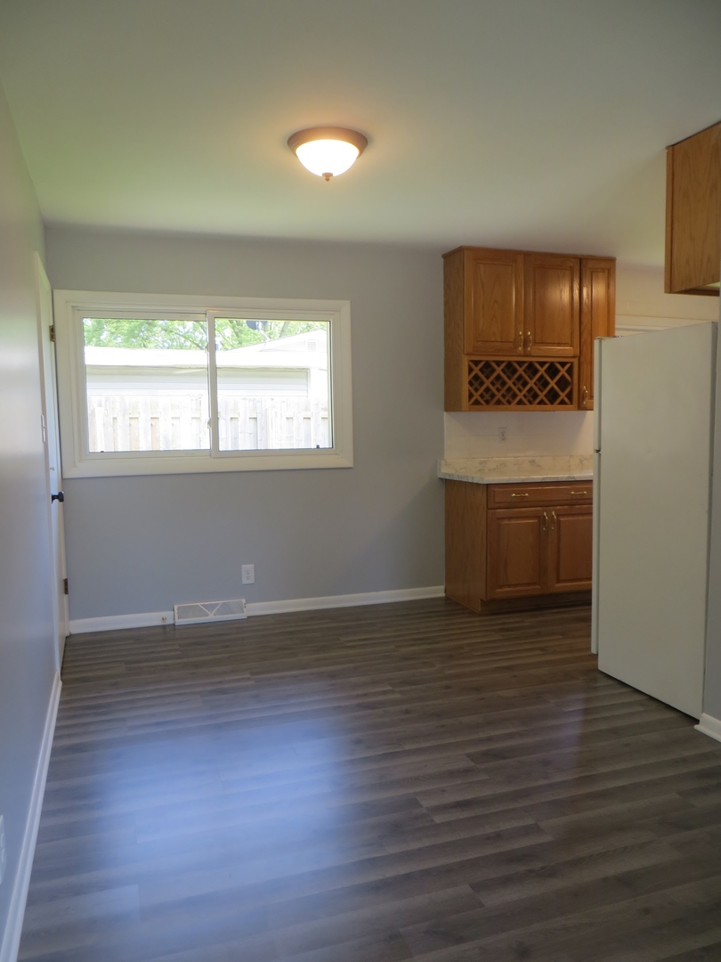 3 Hampton Road Montgomery, IL 60538 - Photo 9 of 13 Gallery Image 9