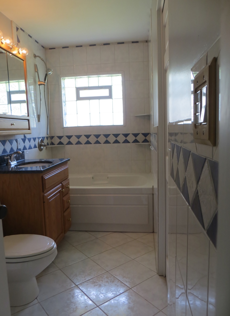 3 Hampton Road Montgomery, IL 60538 - Photo 10 of 13 Gallery Image 10