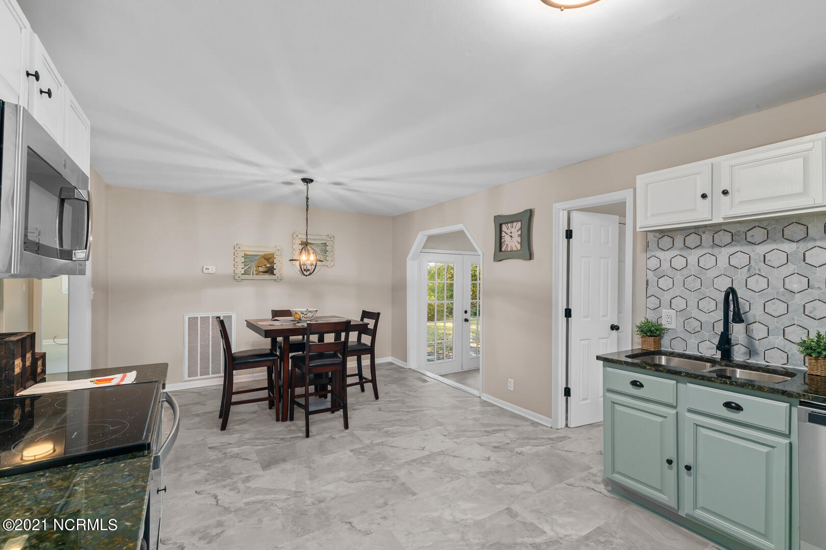115 Cardinal Road Jacksonville, NC 28546 - Photo 13 of 38 16