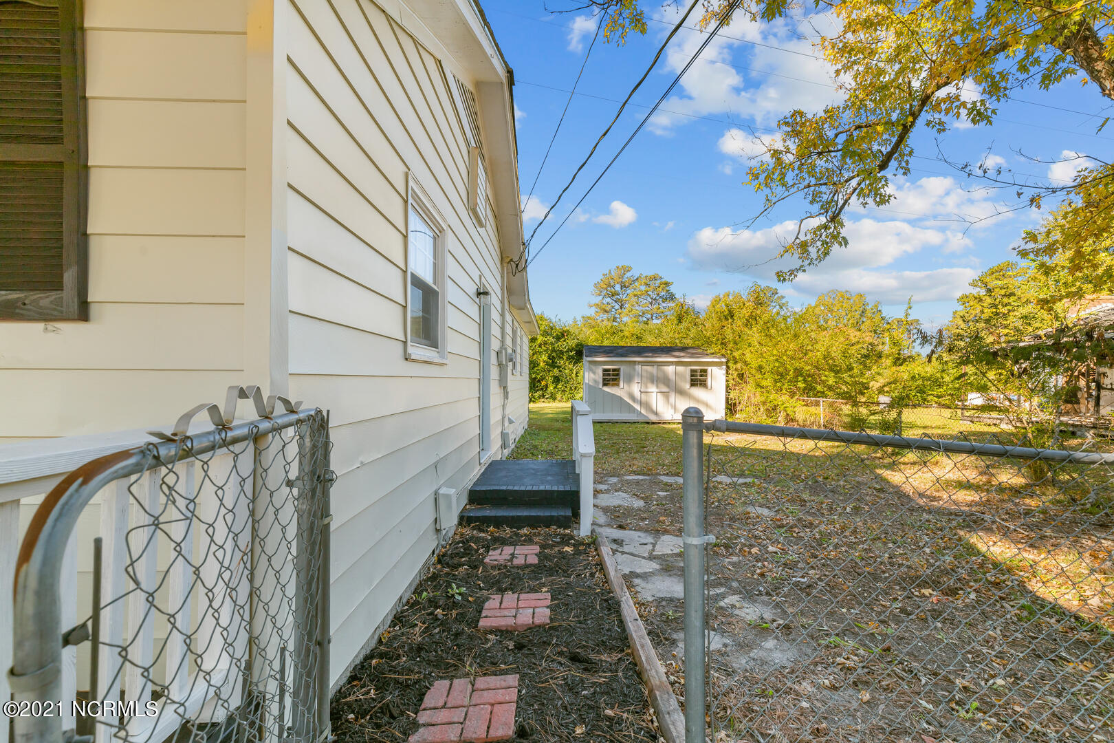 115 Cardinal Road Jacksonville, NC 28546 - Photo 32 of 38 35