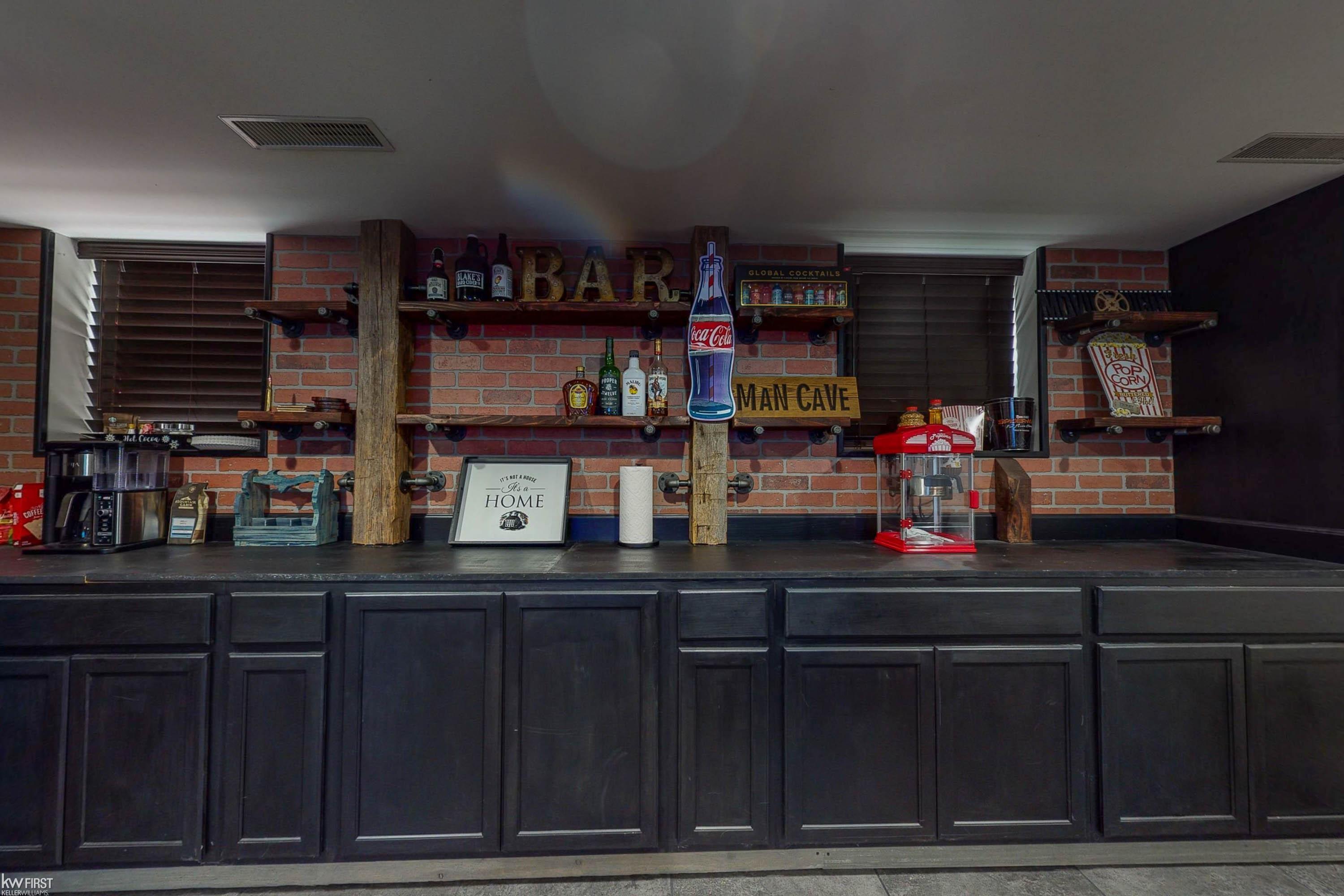13215 Torrey Road Fenton, MI 48430 - Photo 28 of 47 50086836-27.JPG