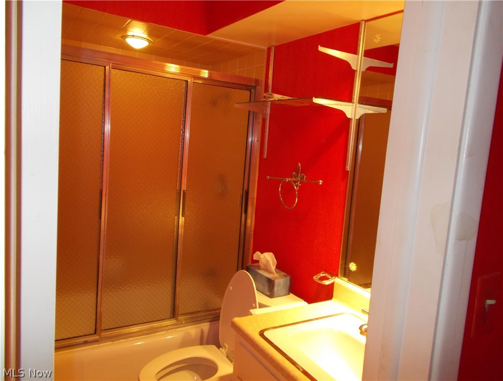 1237 Hereford Road Cleveland, OH 44118 - Photo 18 of 26 Gallery Image 18