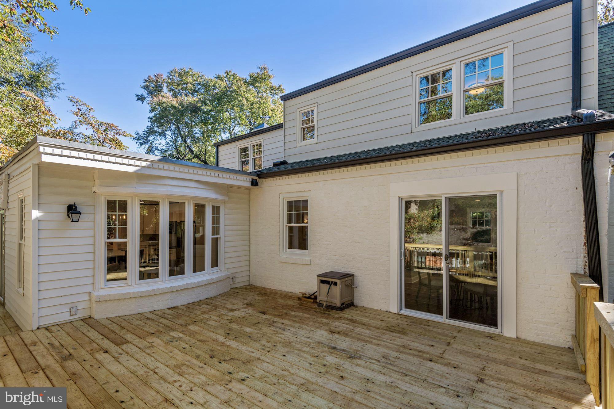 9200 Harvey Road Silver Spring, MD 20910 - Photo 25 of 28 Rear deck