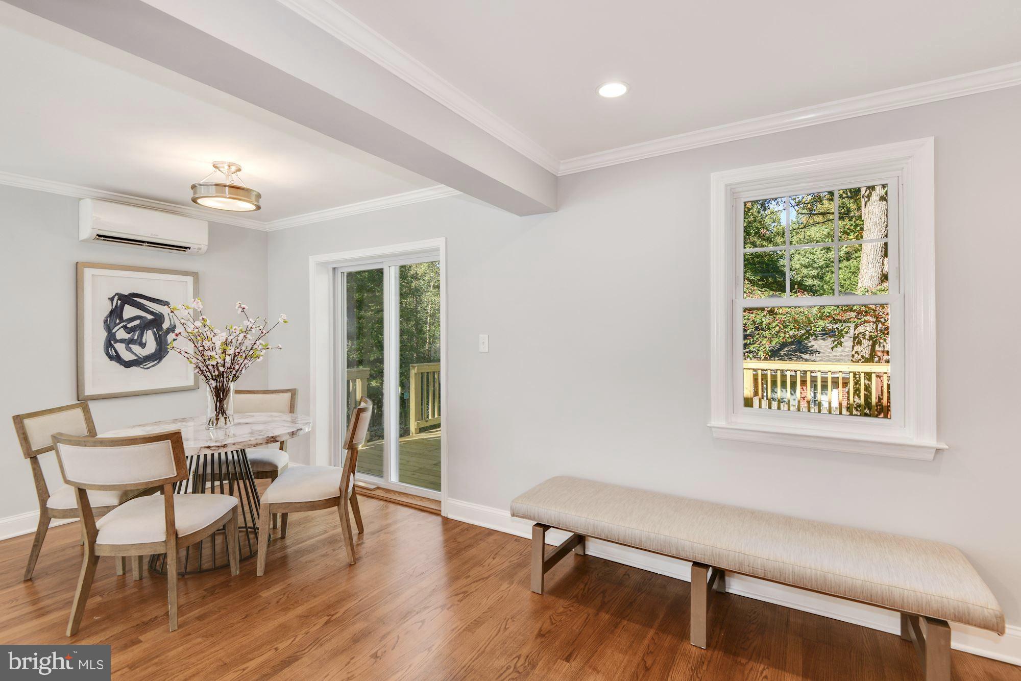 9200 Harvey Road Silver Spring, MD 20910 - Photo 7 of 28 Dining area